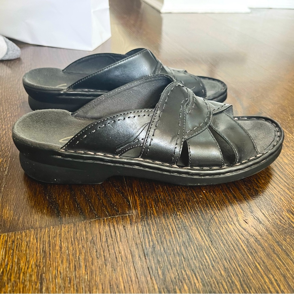 Black wedge sandal